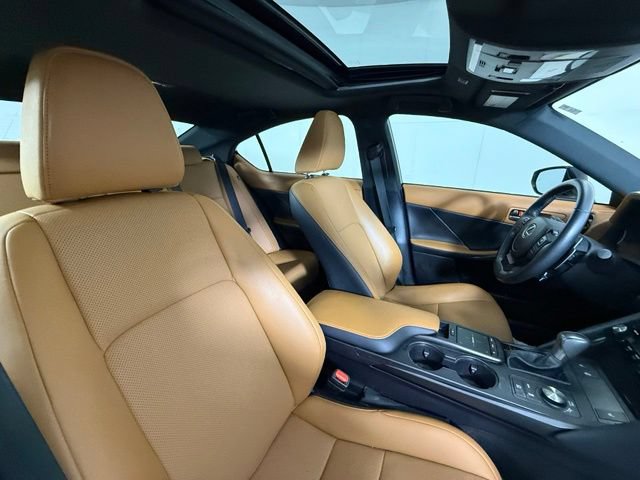 Used 2025 Lexus IS 350 F Sport RWD image 29