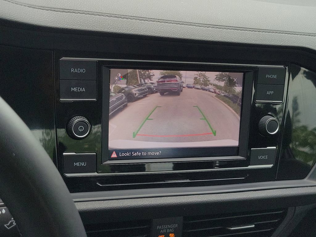 Certified 2023 Volkswagen Jetta SE FWD image 24