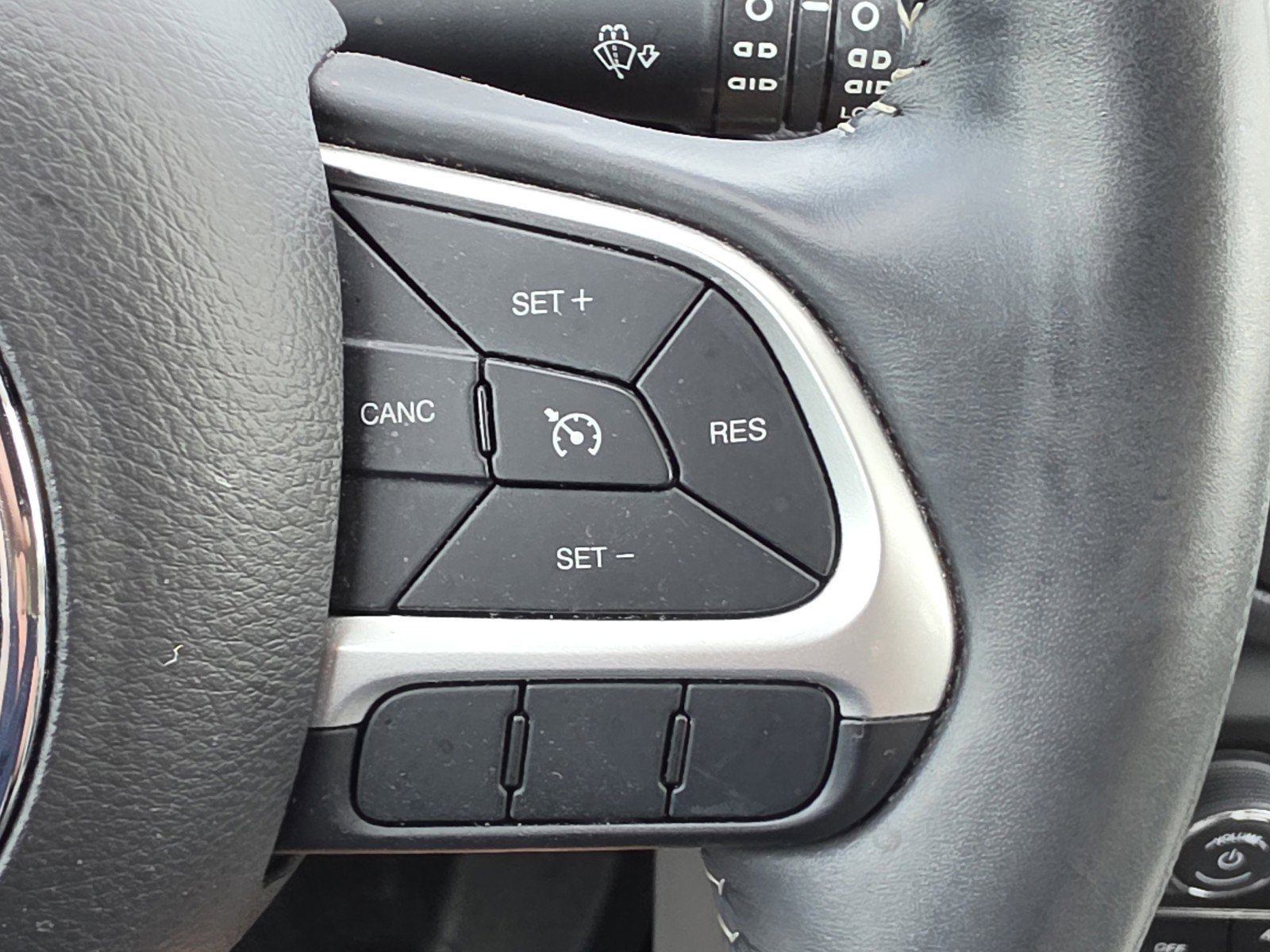 Used 2018 Jeep Compass Latitude w/ Popular Equipment Group image 18