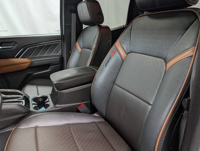 Certified 2024 GMC Canyon AT4 w/ AT4 Premium Package AWD/4WD image 11