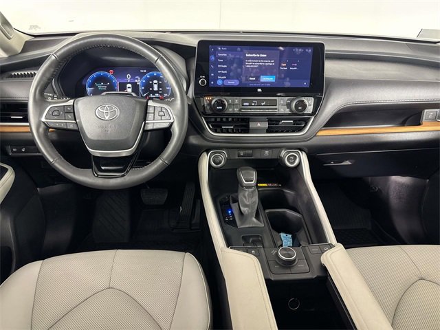 Used 2024 Toyota Grand Highlander Platinum image 17
