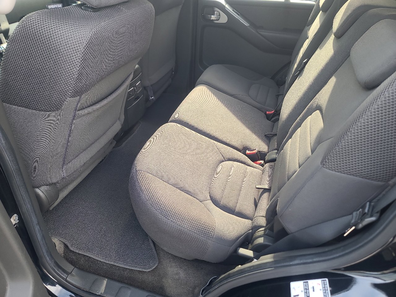 Used 2011 Nissan Pathfinder S image 11