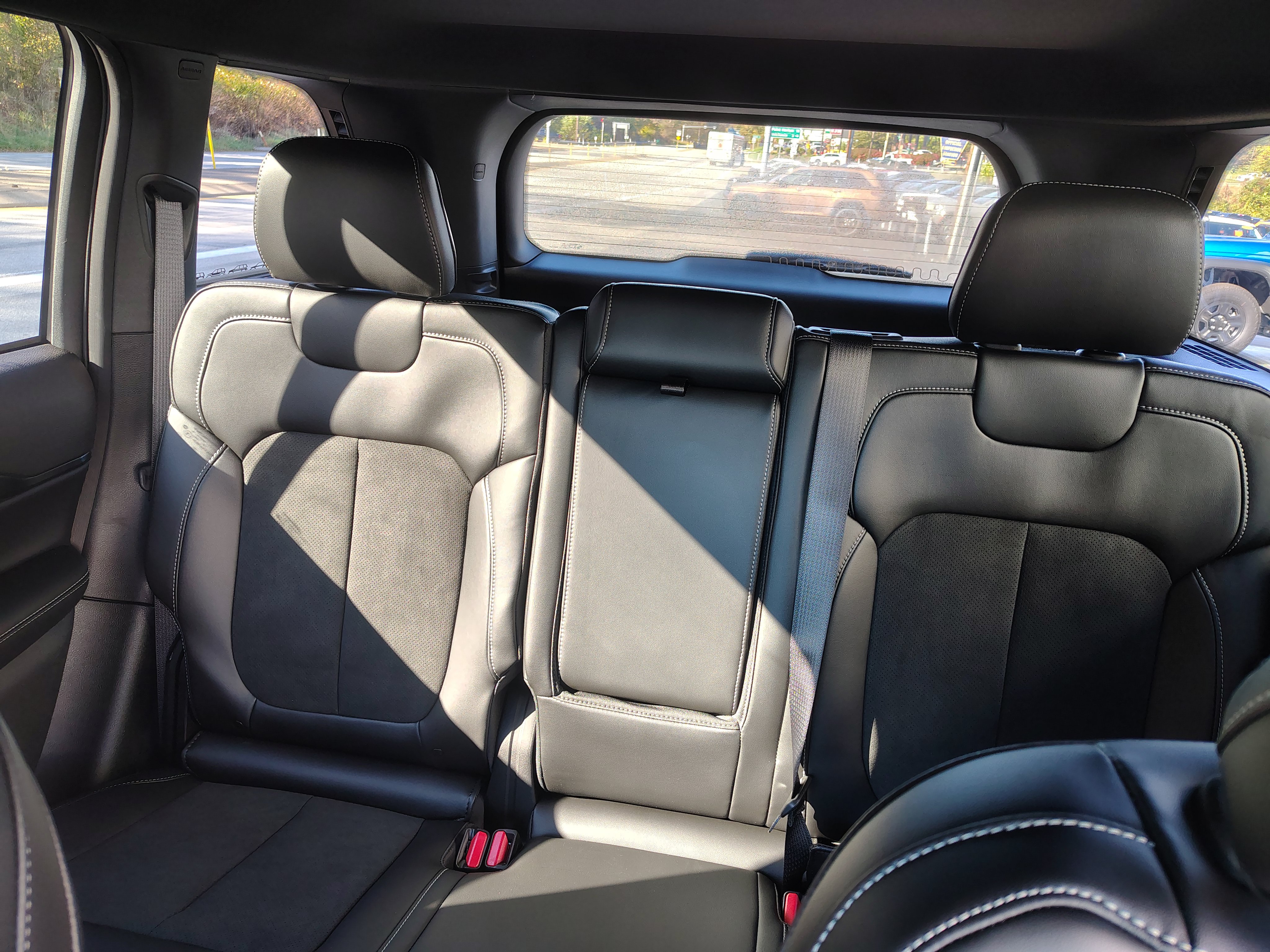 New 2027 Jeep Grand Cherokee Laredo X AWD/4WD image 21