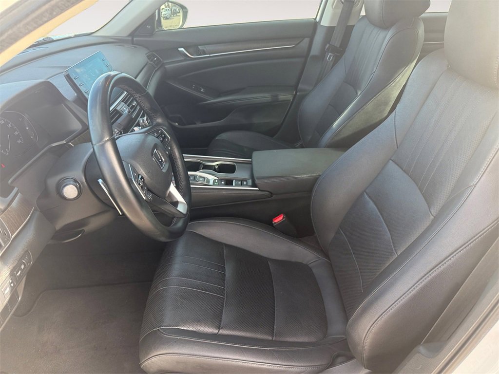 Used 2019 Honda Accord Touring image 9
