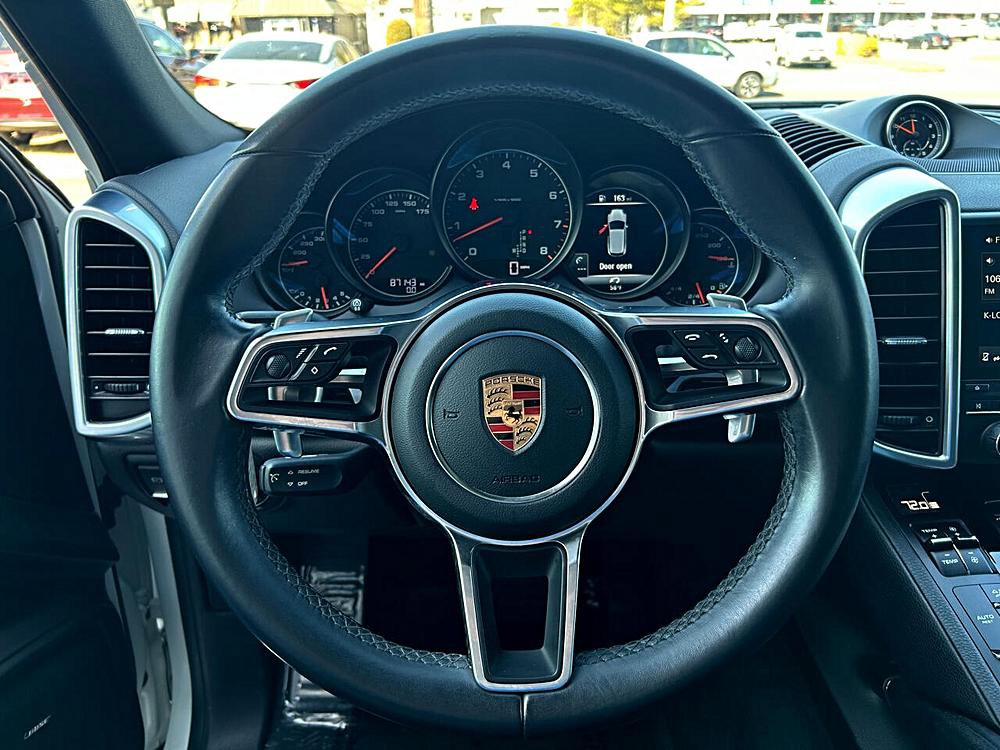 Used 2017 Porsche Cayenne Platinum Edition image 6