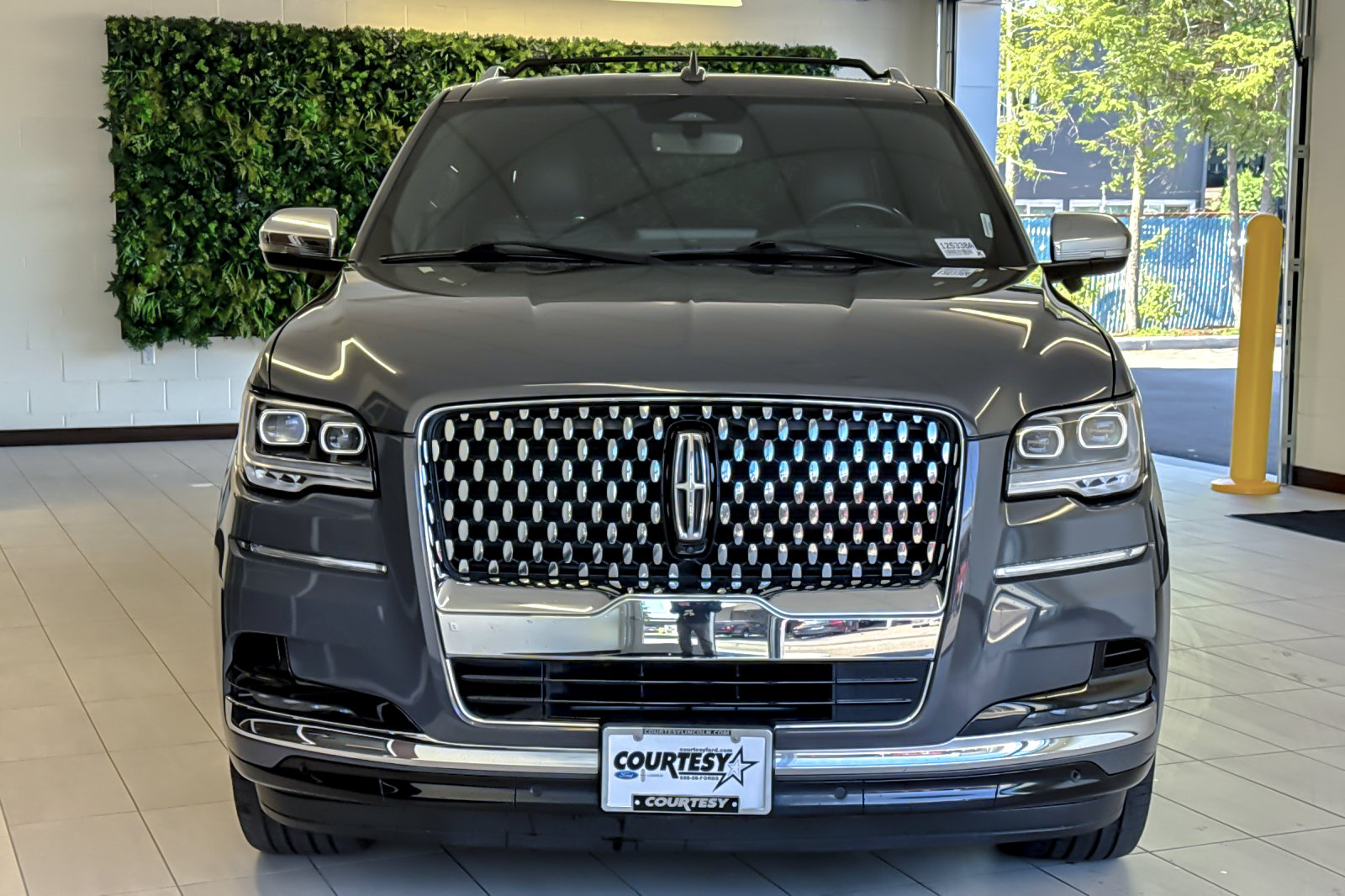Certified 2024 Lincoln Navigator L Black Label AWD/4WD image 9