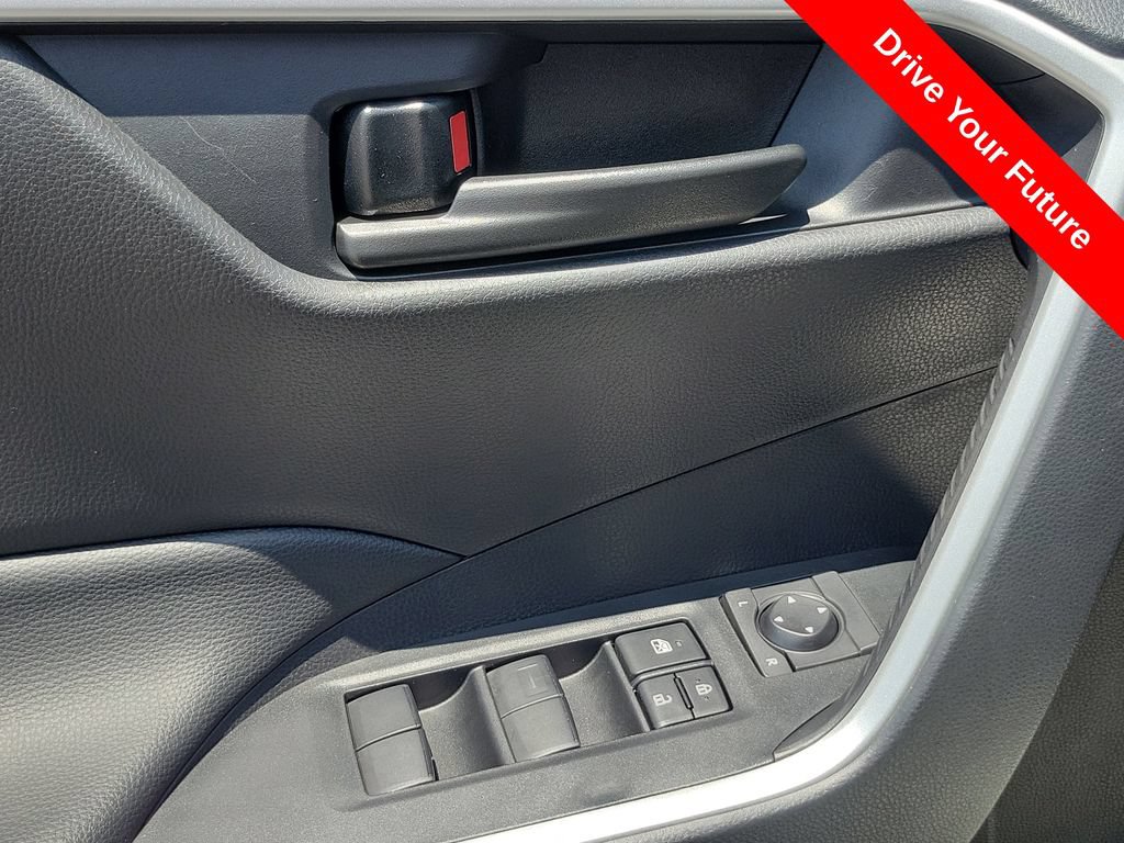 Used 2025 Toyota RAV4 LE FWD image 15