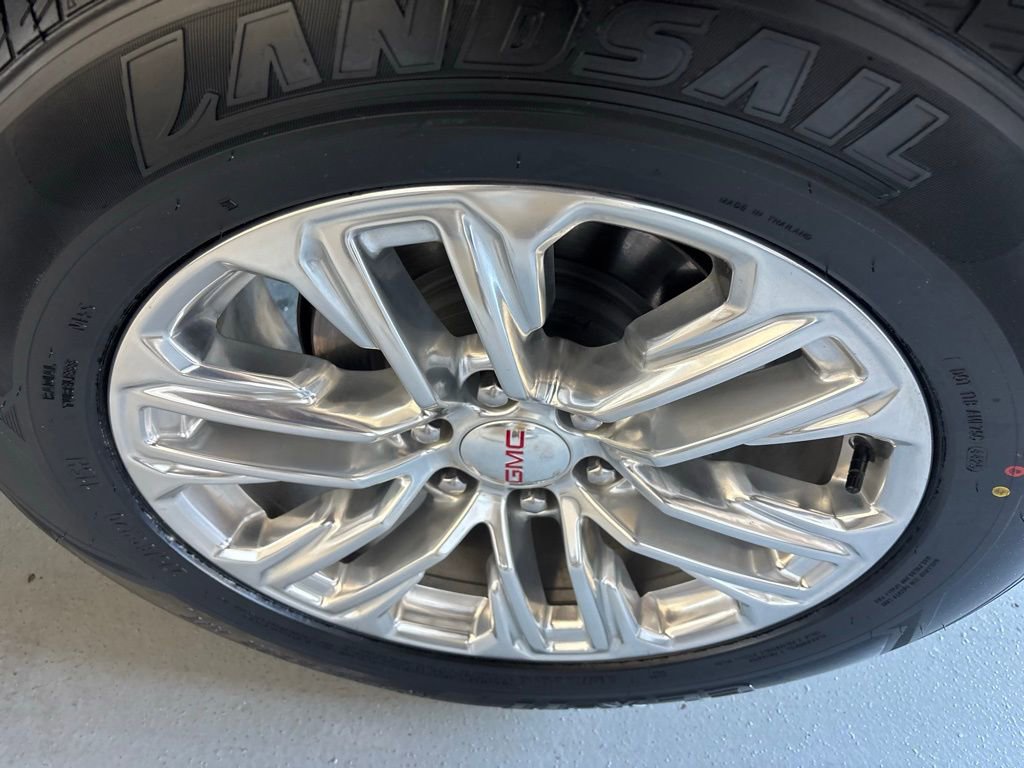 Used 2024 GMC Yukon SLT image 11