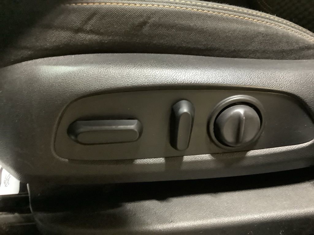 Used 2018 GMC Terrain SLE w/ Driver Convenience Package image 24