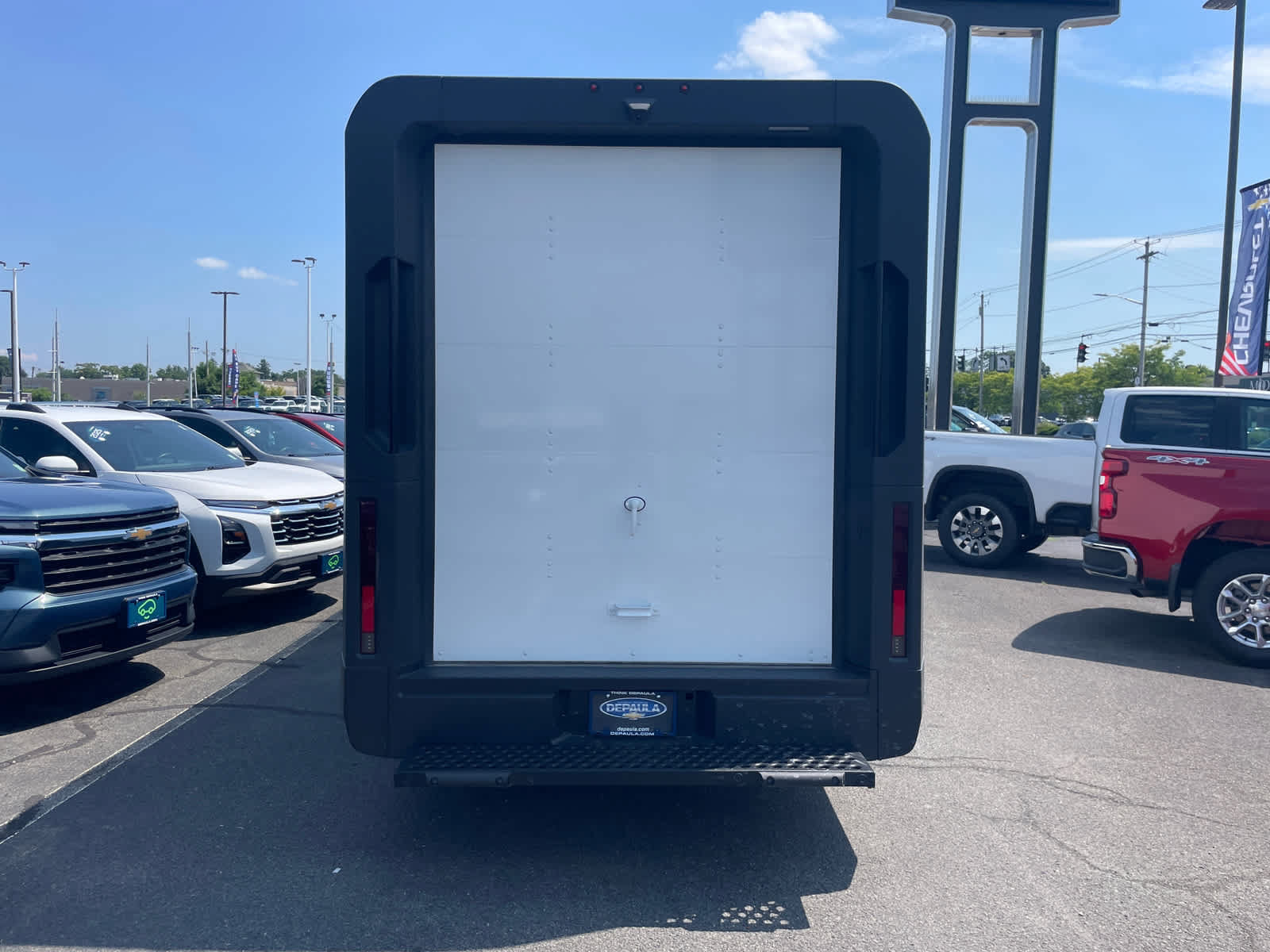 New 2025 Chevrolet Brightdrop 400 w/ Power Door Package AWD/4WD image 17