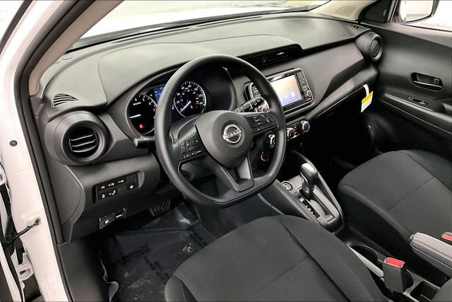 New 2025 Nissan Kicks Play S image 7