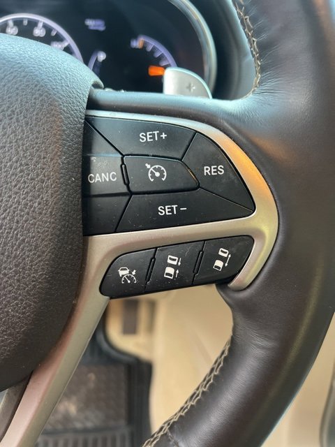 Used 2015 Jeep Grand Cherokee Overland w/ Advanced Technology Group image 13