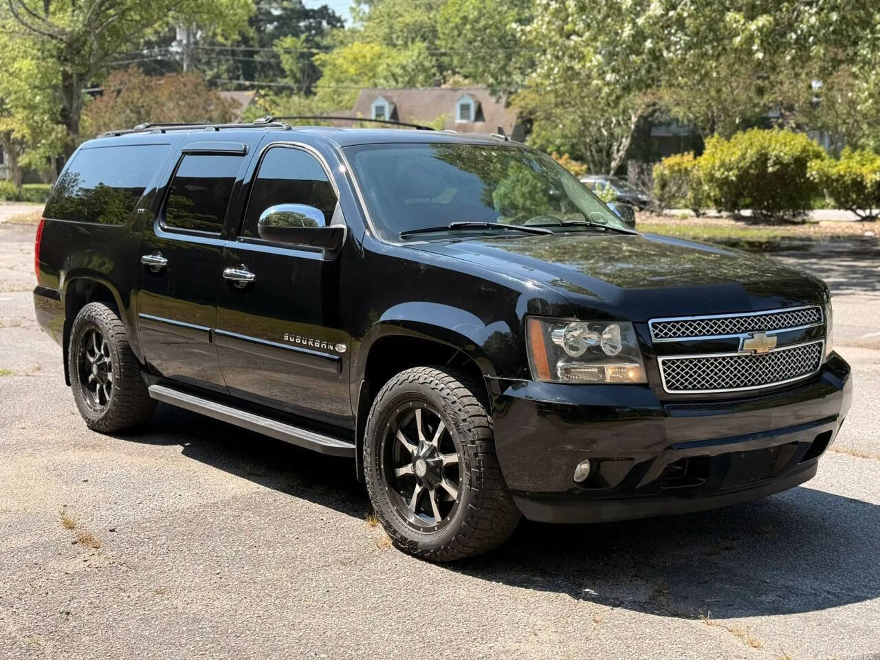 Used 2007 Chevrolet Suburban LTZ w/ LTZ Preferred Equipment Group AWD/4WD image 7