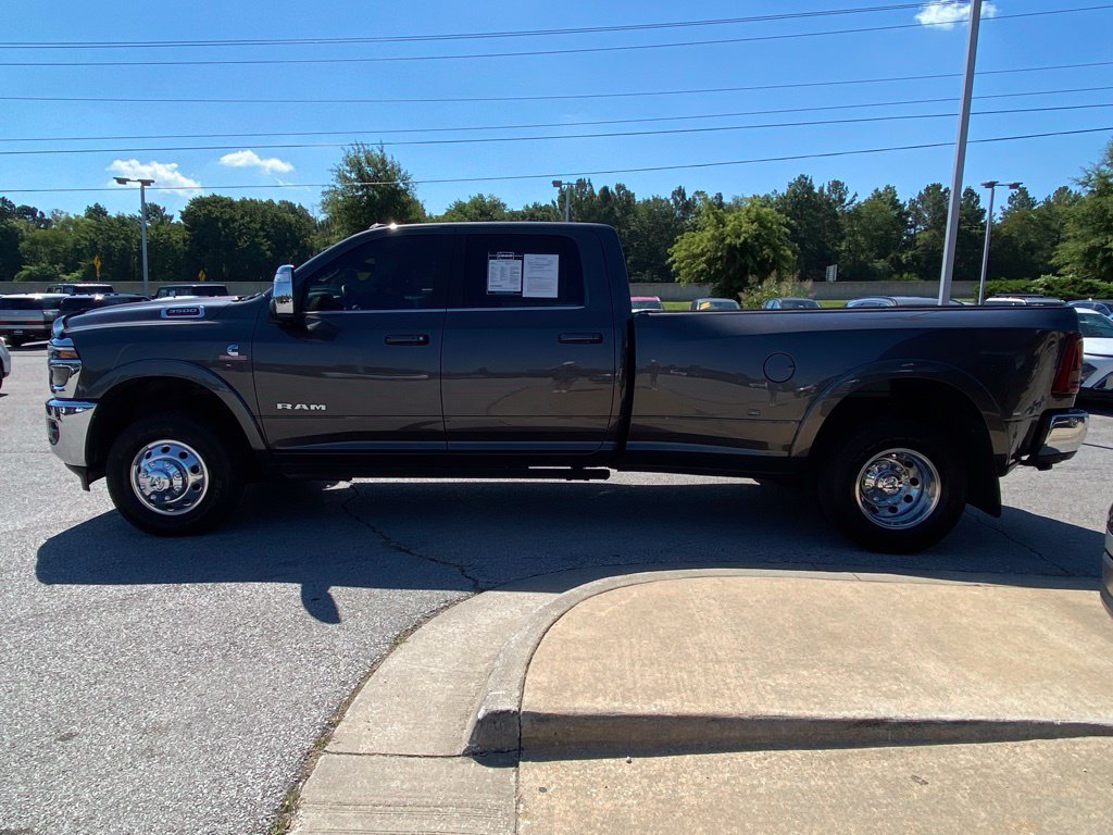 Used 2025 RAM 3500 Longhorn AWD/4WD image 4