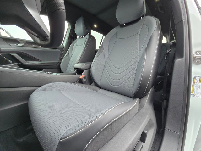 New 2025 Volkswagen Tiguan SE R-Line image 24