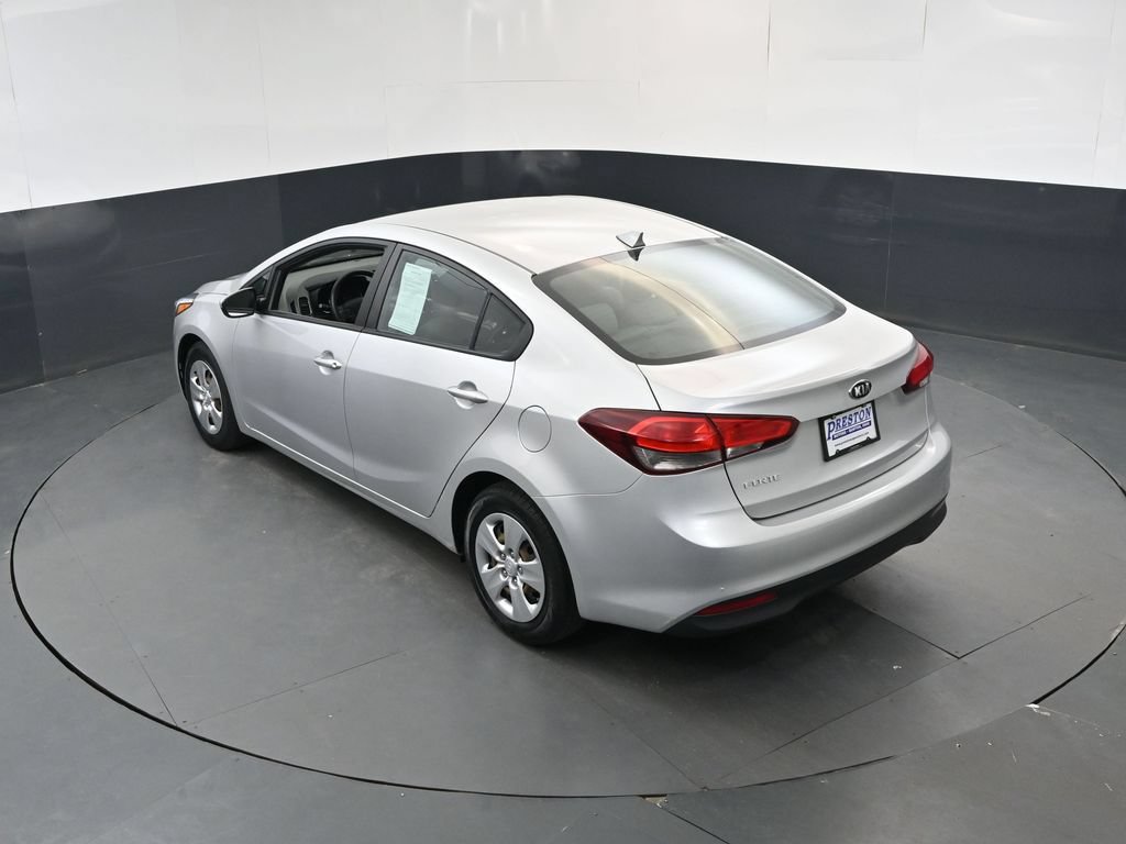 Used 2017 Kia Forte LX FWD image 31