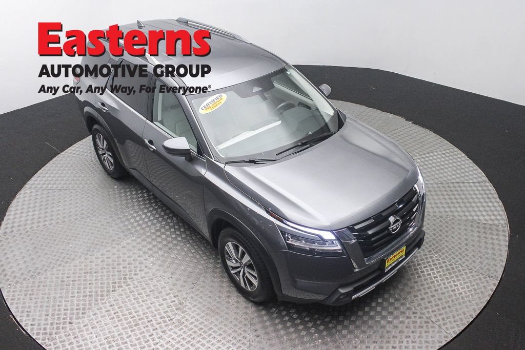 Used 2022 Nissan Pathfinder SL AWD/4WD image 3