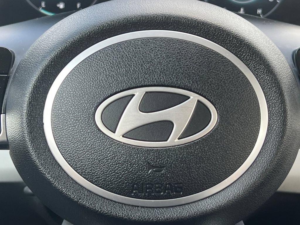 Used 2024 Hyundai Elantra Limited FWD image 5