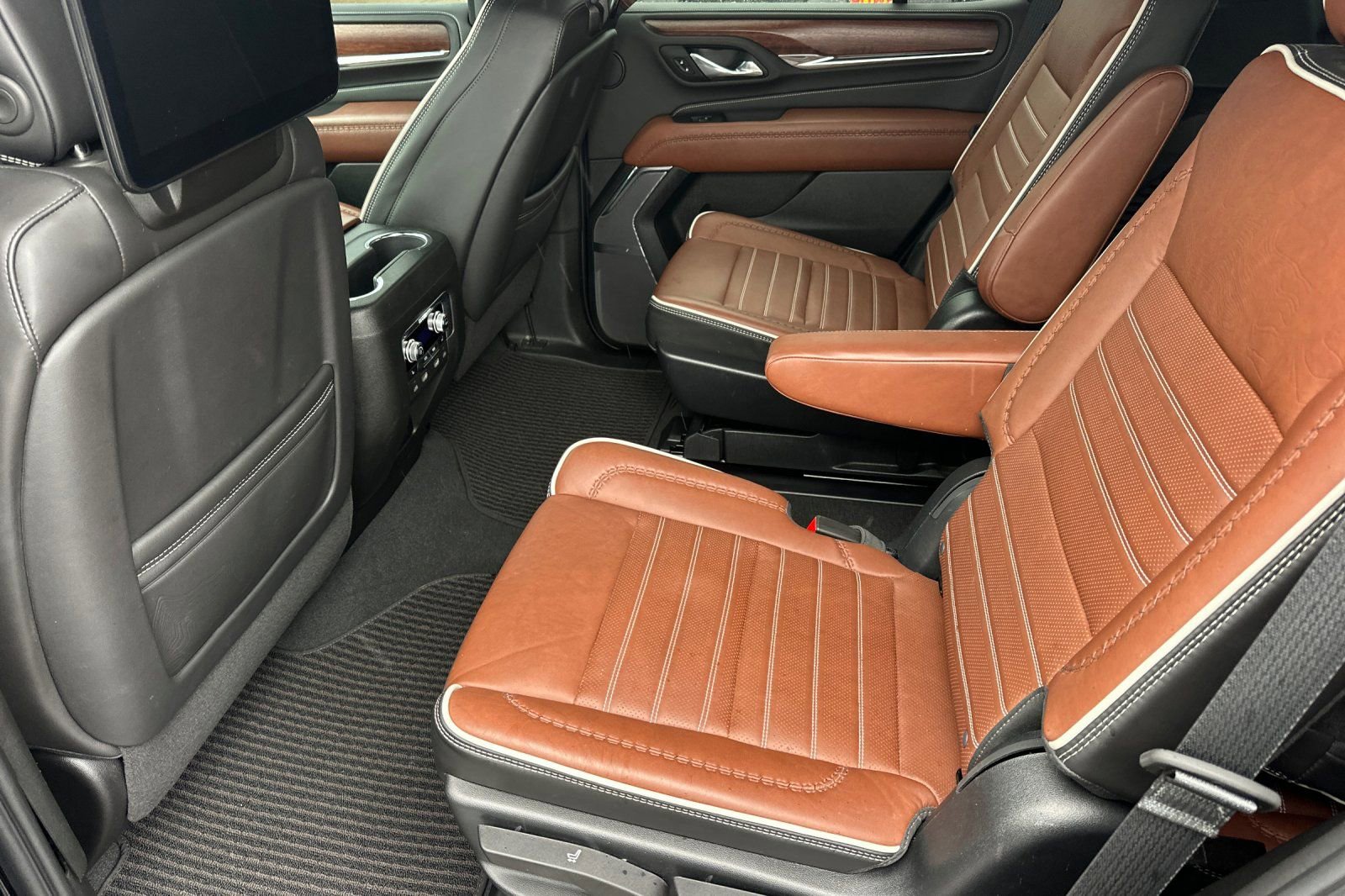 Used 2023 GMC Yukon Denali Ultimate image 12