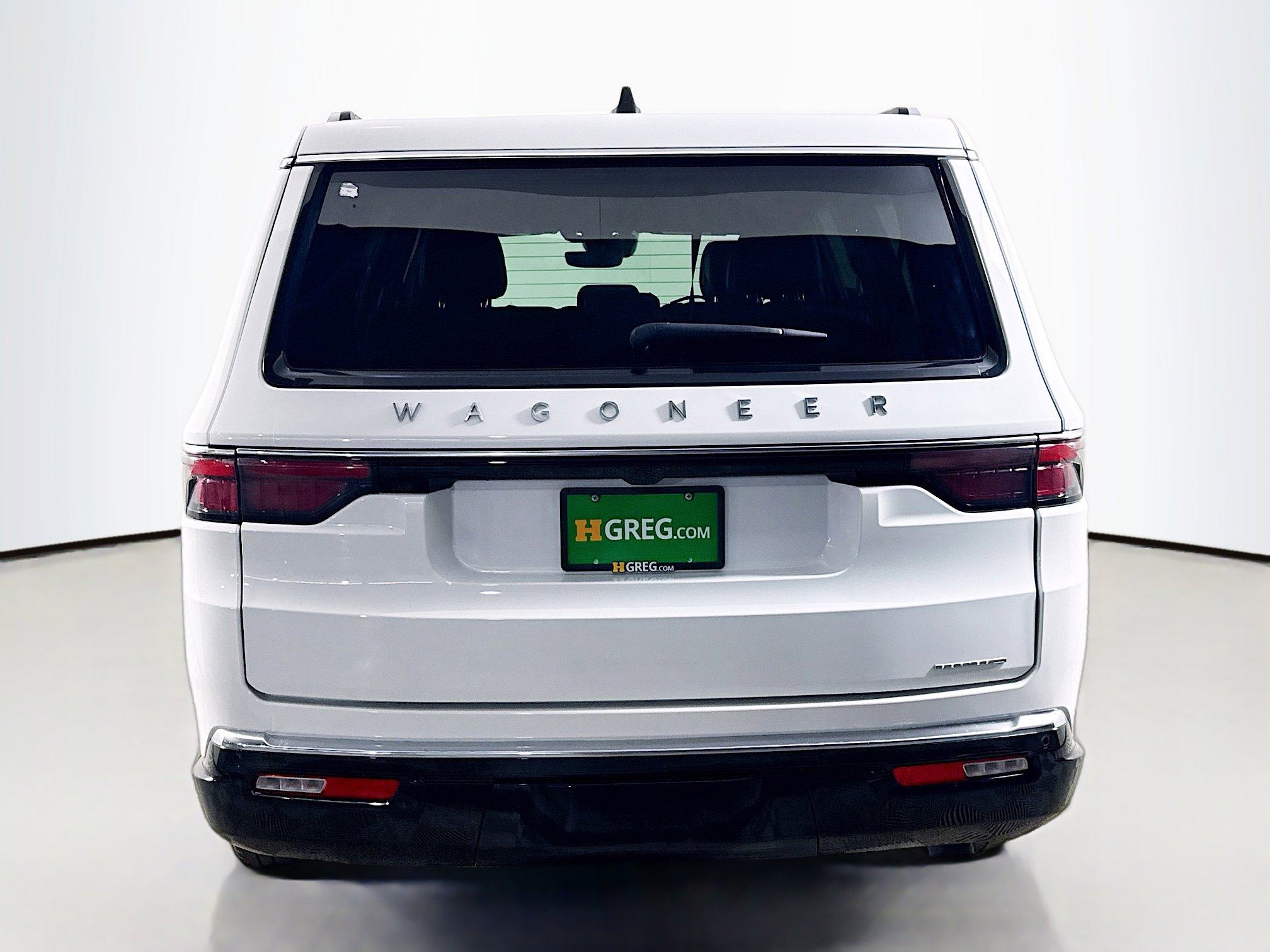 Used 2024 Jeep Wagoneer L Series II w/ Flexible Seating Group RWD image 8