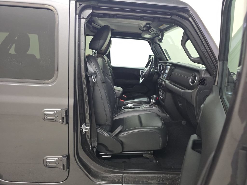 Certified 2022 Jeep Wrangler Unlimited Sahara AWD/4WD image 5