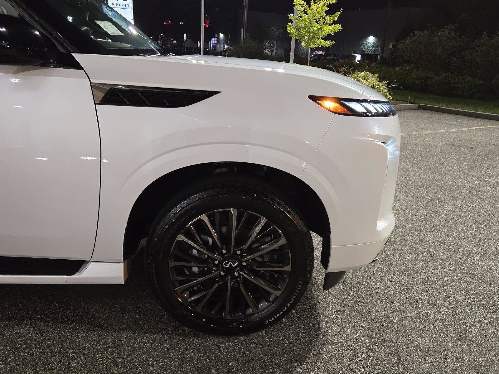 New 2026 INFINITI QX80 Autograph image 16