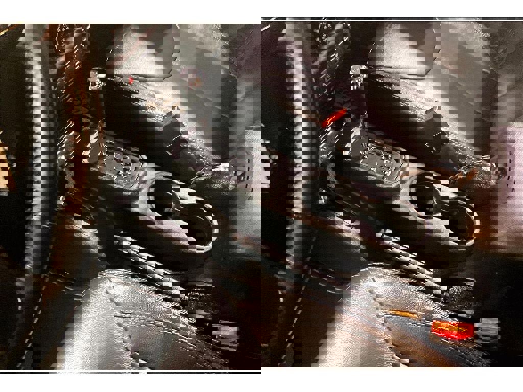 Used 2016 Jeep Wrangler Unlimited Sahara w/ Connectivity Group image 18