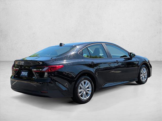 Used 2025 Toyota Camry LE image 5