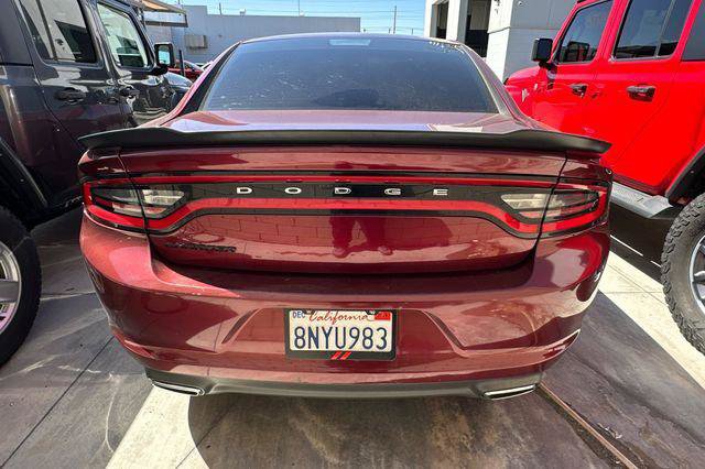 Certified 2017 Dodge Charger SE w/ Blacktop Package RWD image 5