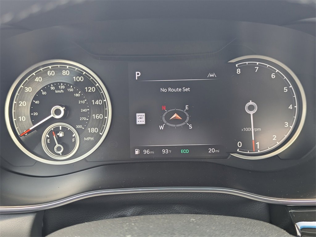 Used 2026 Genesis G70 2.5T image 18