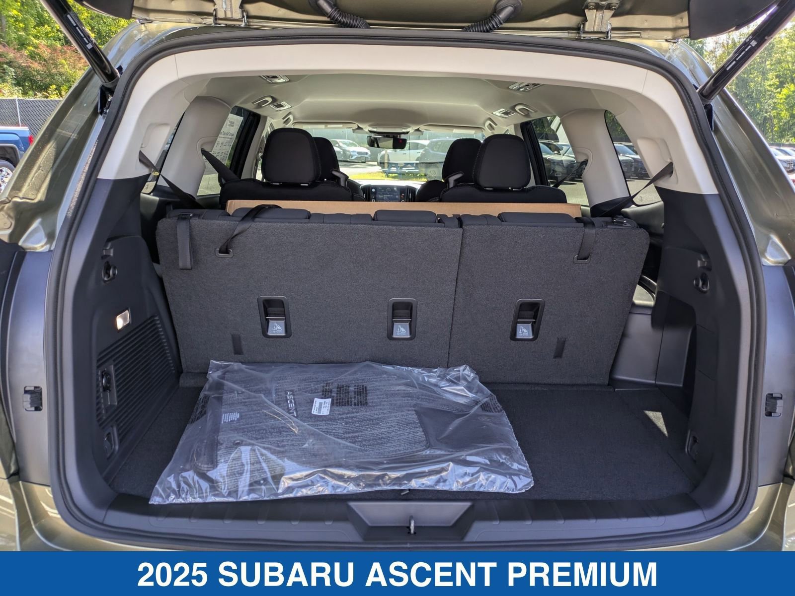Certified 2025 Subaru Ascent Premium image 18