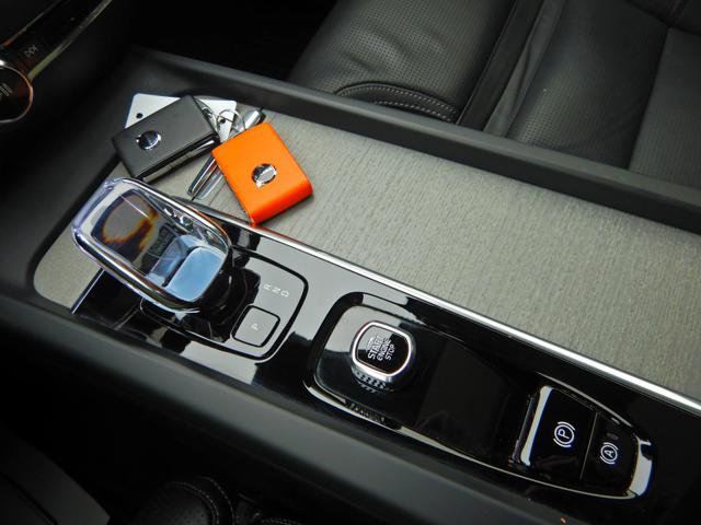 Used 2025 Volvo V60 B5 Cross Country Ultra w/ Climate Package image 19