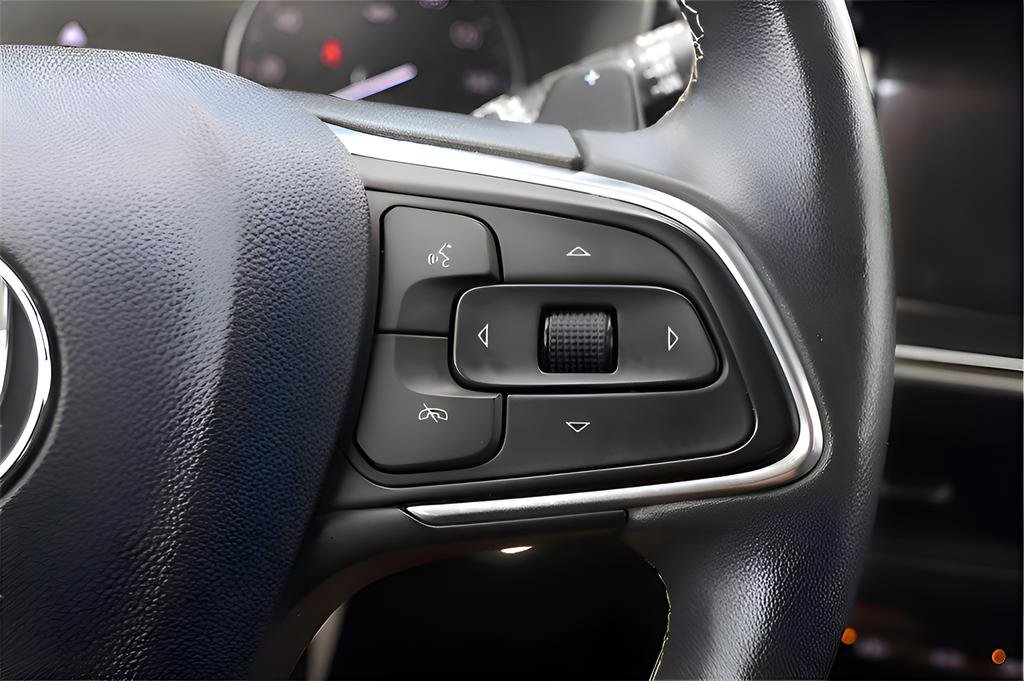 Used 2023 Buick Envision Essence image 19