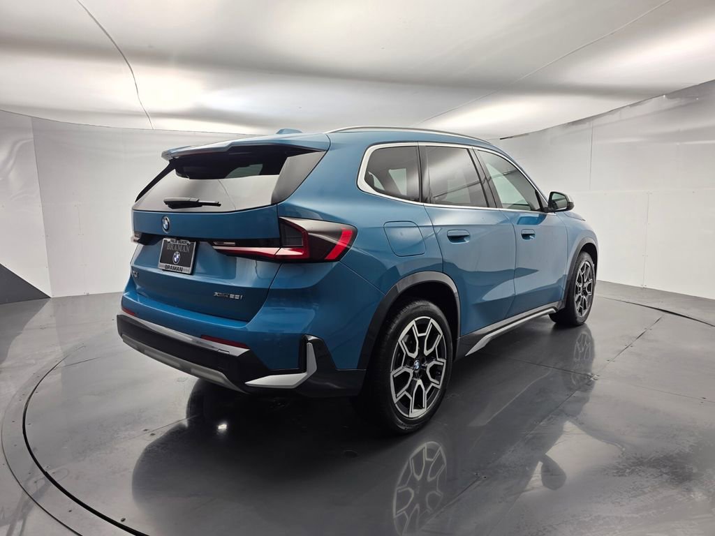 Certified 2023 BMW X1 xDrive28i w/ Convenience Package image 4