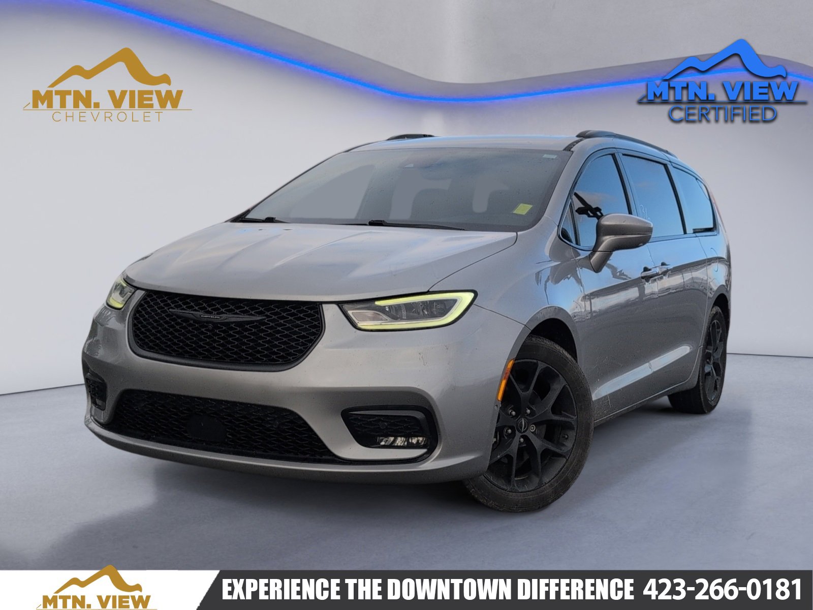 Used 2021 Chrysler Pacifica Touring-L w/ Uconnect Theater Family Group