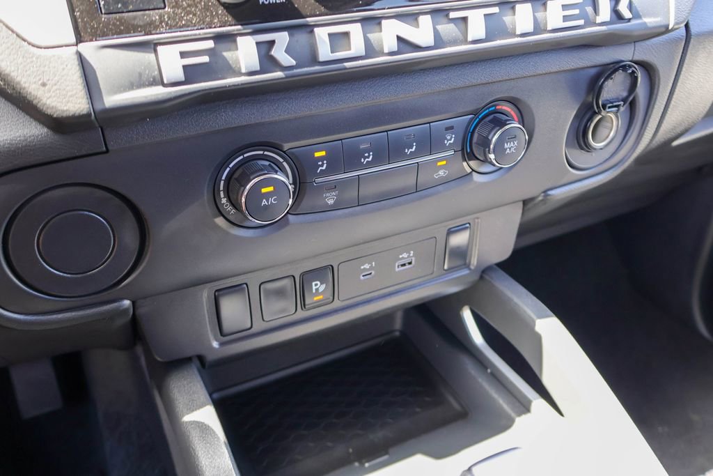 Used 2025 Nissan Frontier SV RWD image 14