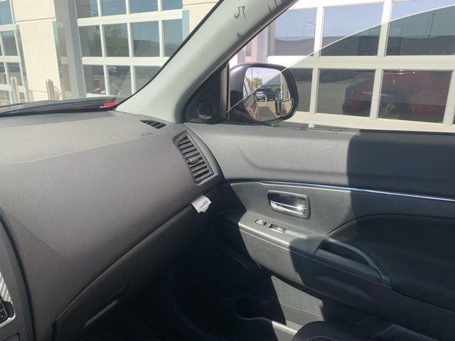 Used 2024 Mitsubishi Outlander Sport ES AWD/4WD image 13
