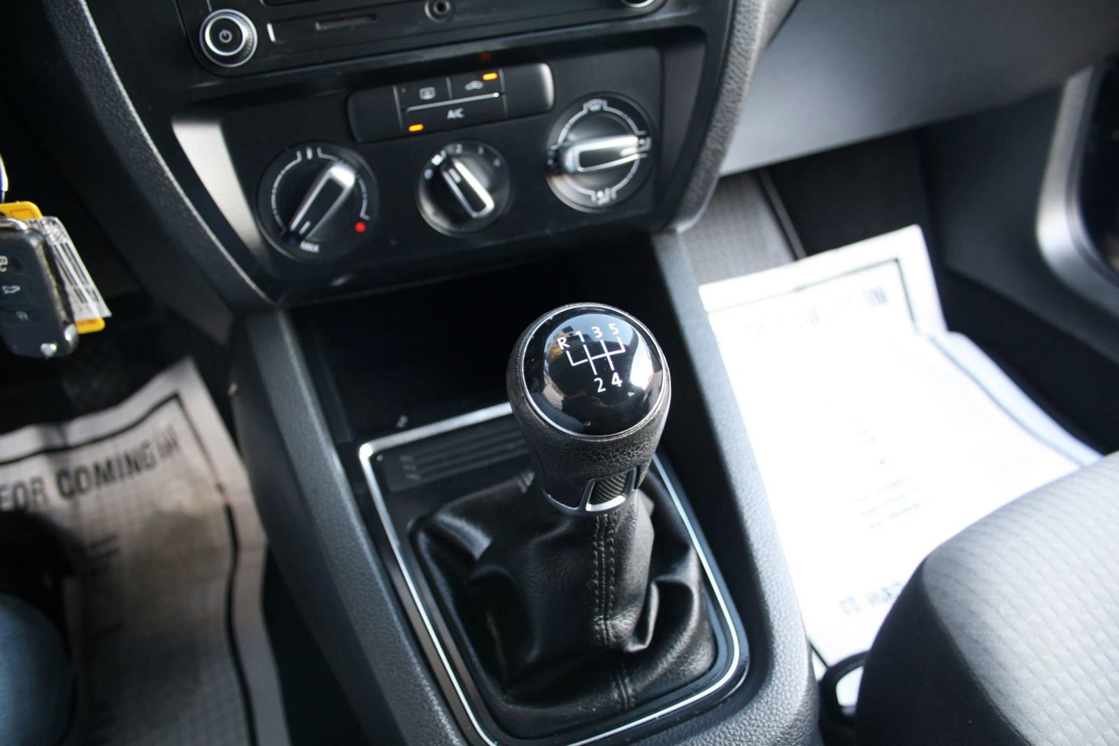 Used 2017 Volkswagen Jetta S image 19