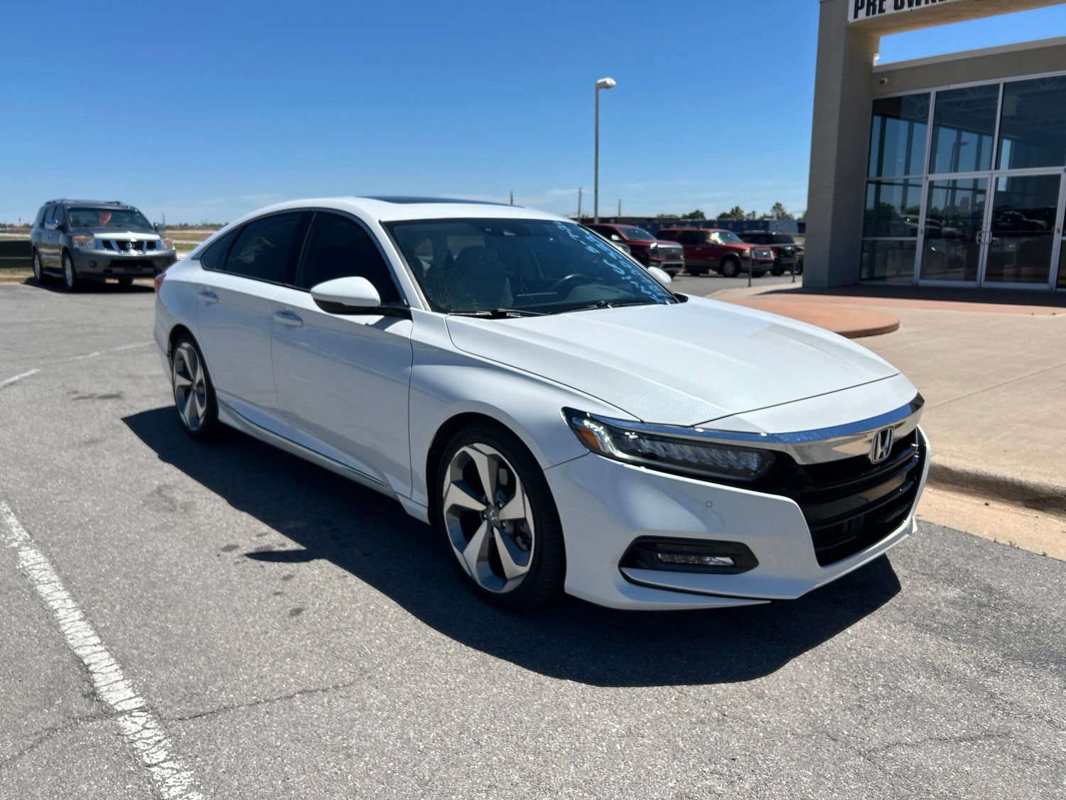 Used 2019 Honda Accord Touring image 3