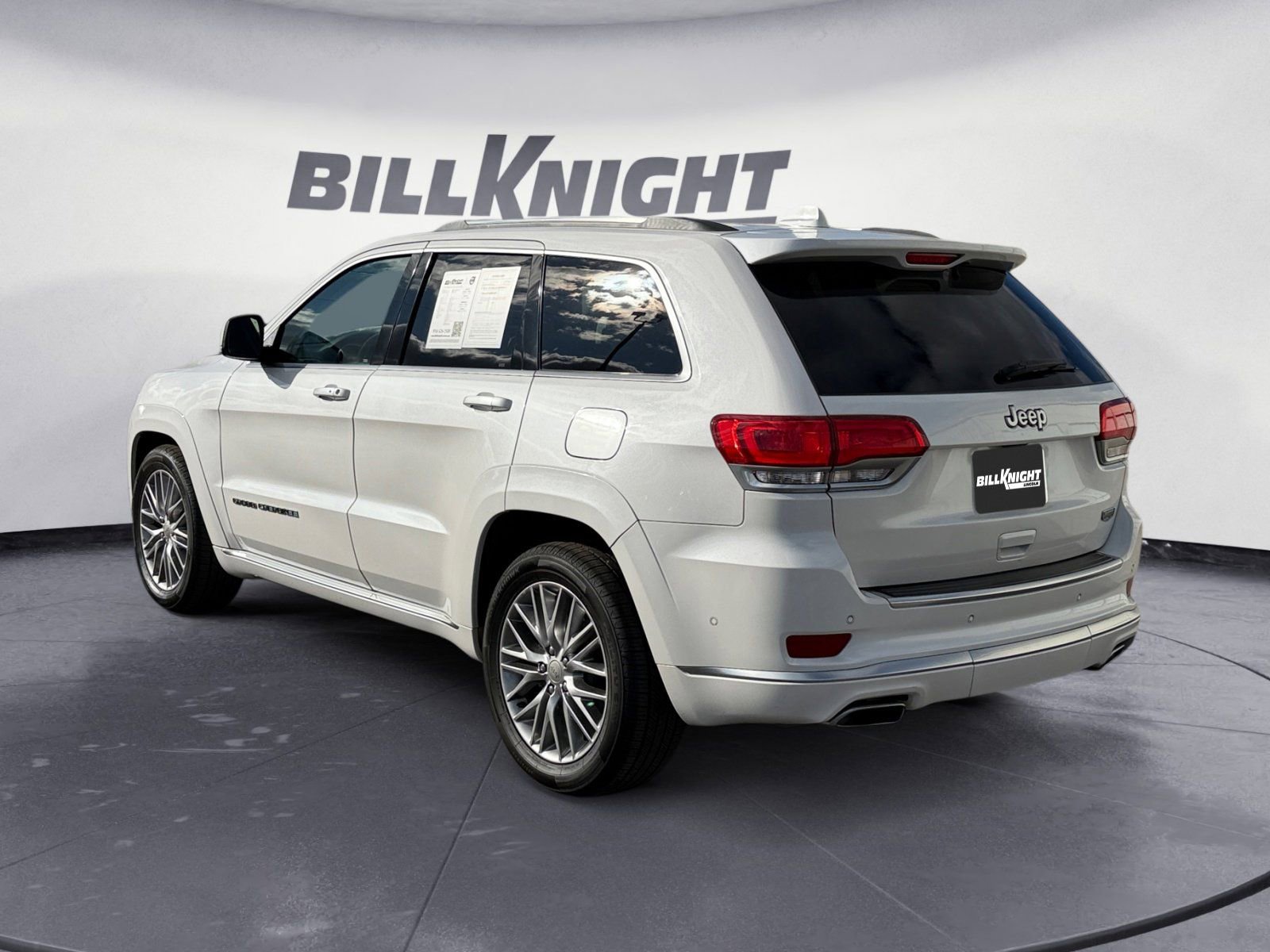 Used 2017 Jeep Grand Cherokee Summit w/ Platinum Series Group image 3