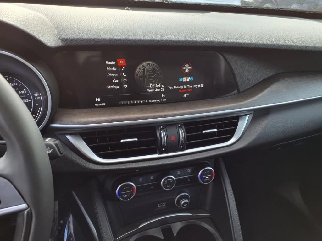 Used 2019 Alfa Romeo Stelvio Ti AWD/4WD image 8