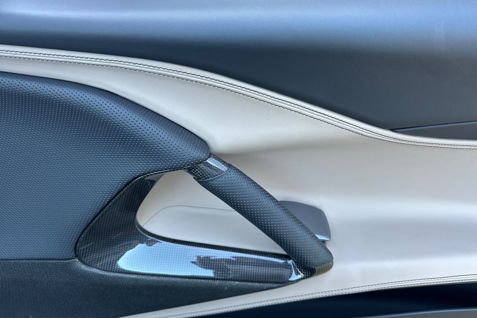 Used 2021 Ferrari 812 GTS RWD image 19