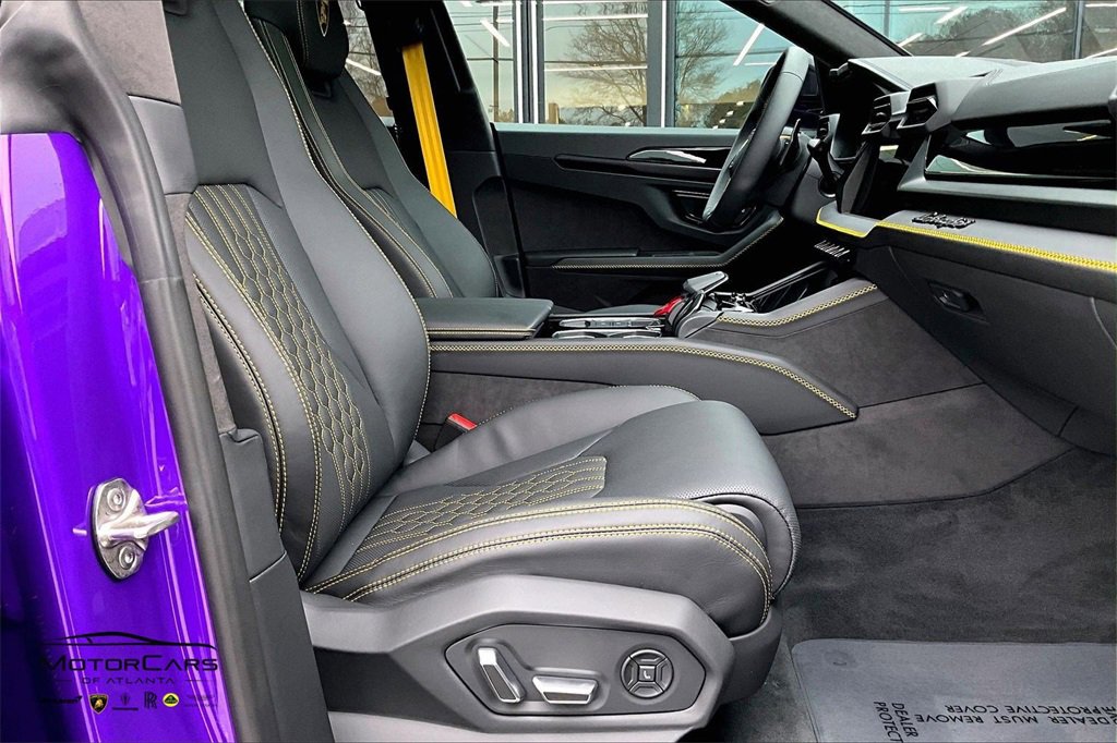 Used 2025 Lamborghini Urus SE image 9