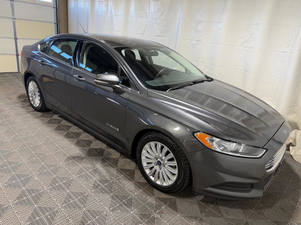 Used 2015 Ford Fusion SE FWD image 7