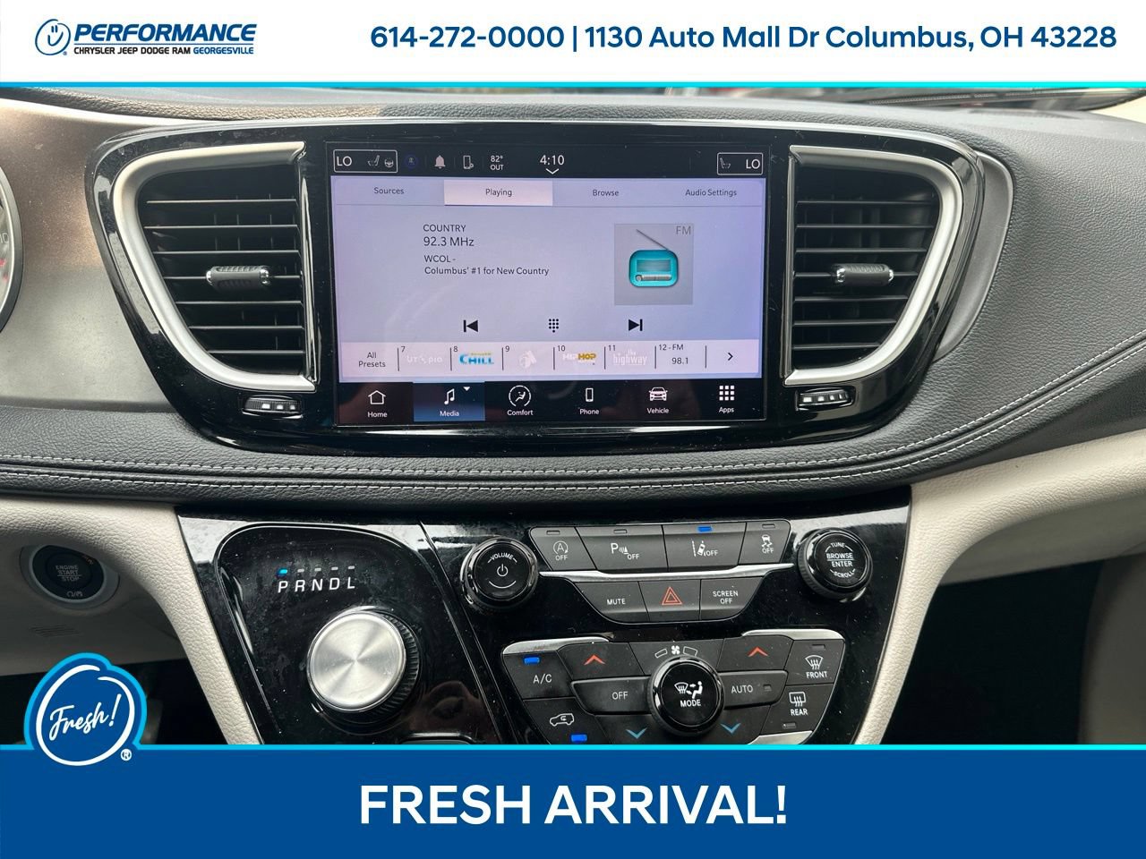 Used 2024 Chrysler Pacifica Touring-L AWD/4WD image 21
