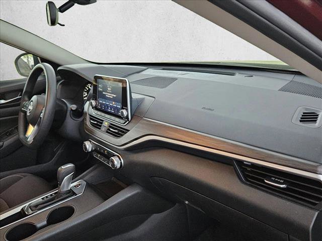 Used 2025 Nissan Altima 2.5 SV image 22
