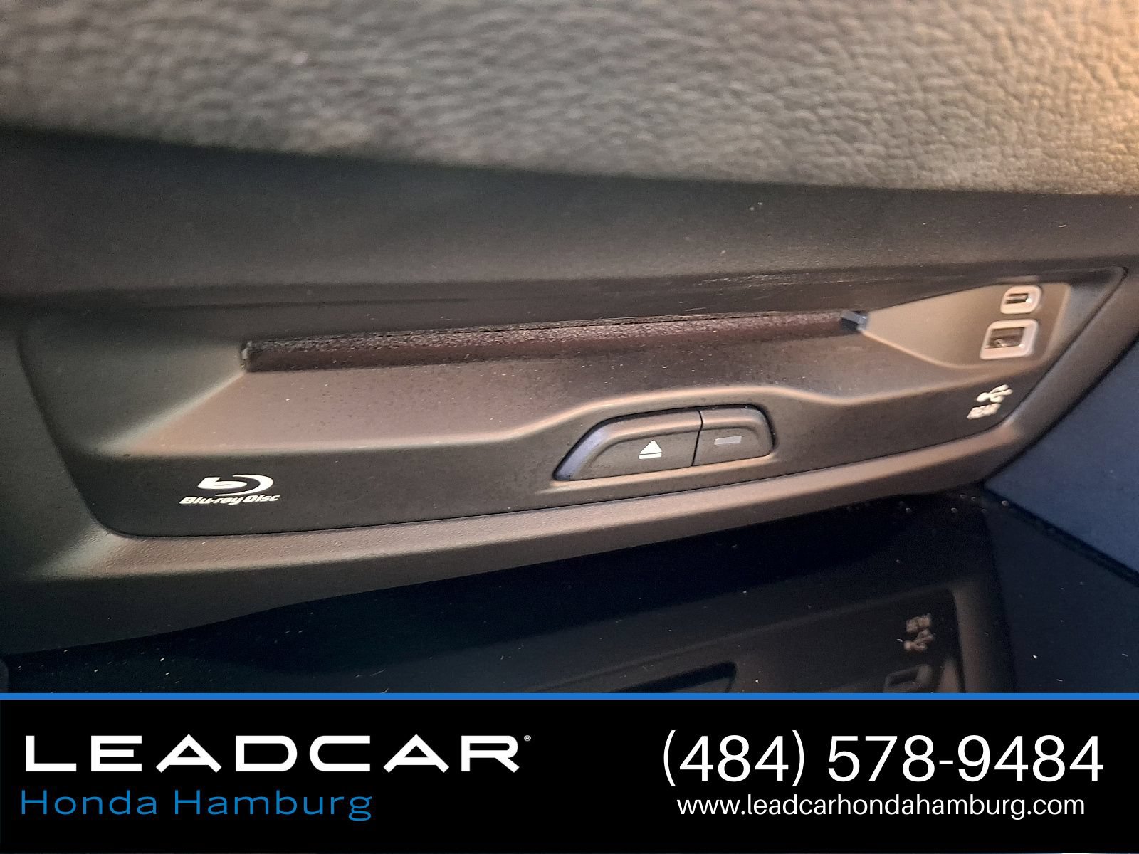 Used 2023 Chrysler Pacifica Pinnacle FWD image 25