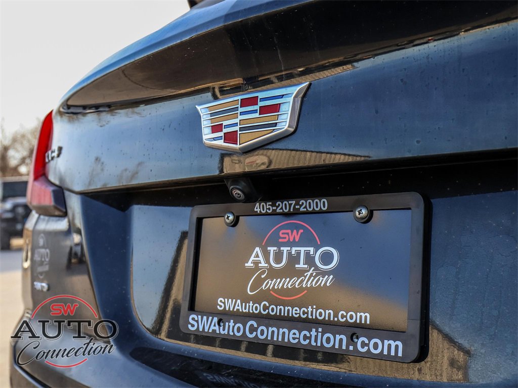 Used 2023 Cadillac XT4 Premium Luxury image 10