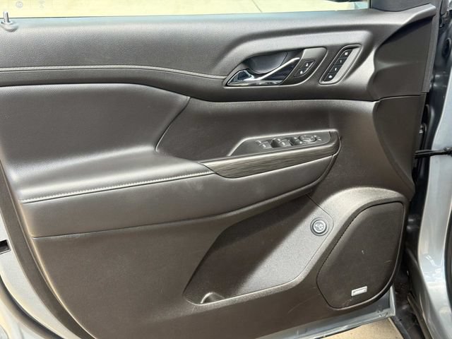 Used 2023 GMC Acadia SLT w/ Preferred Package FWD image 20