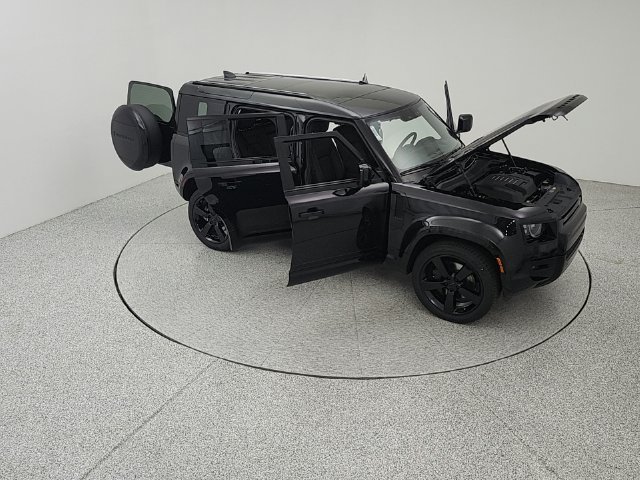 New 2026 Land Rover Defender 110 X-Dynamic SE AWD/4WD image 22
